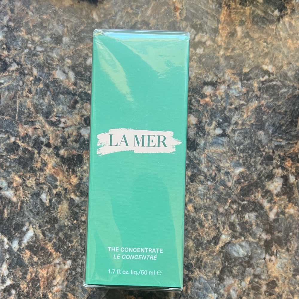 La Mer The Concentrate in Teal Packaging